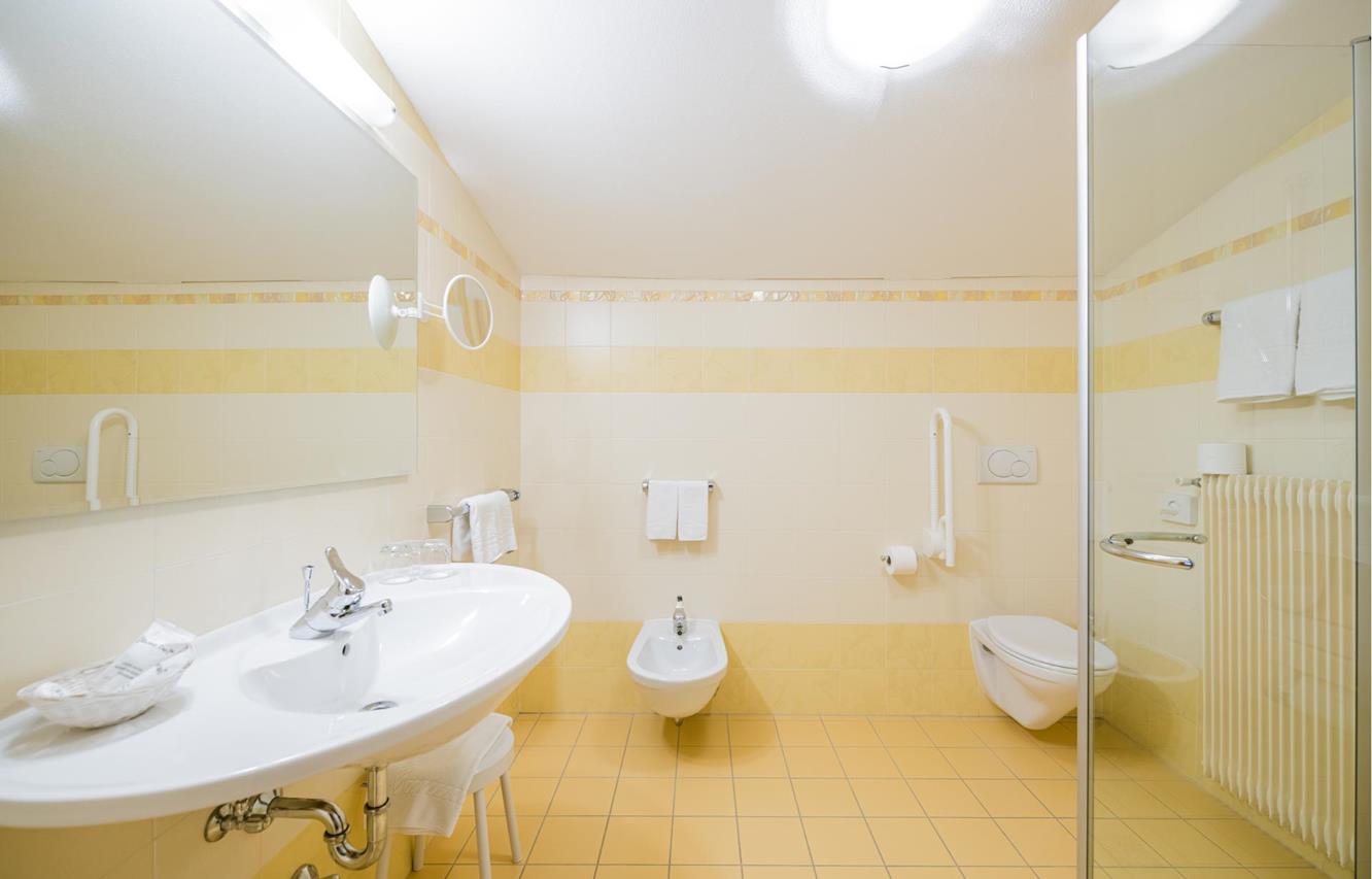 Ein Doppelzimmer im Hotel Waldheim - das dazugehörige Badezimmer
