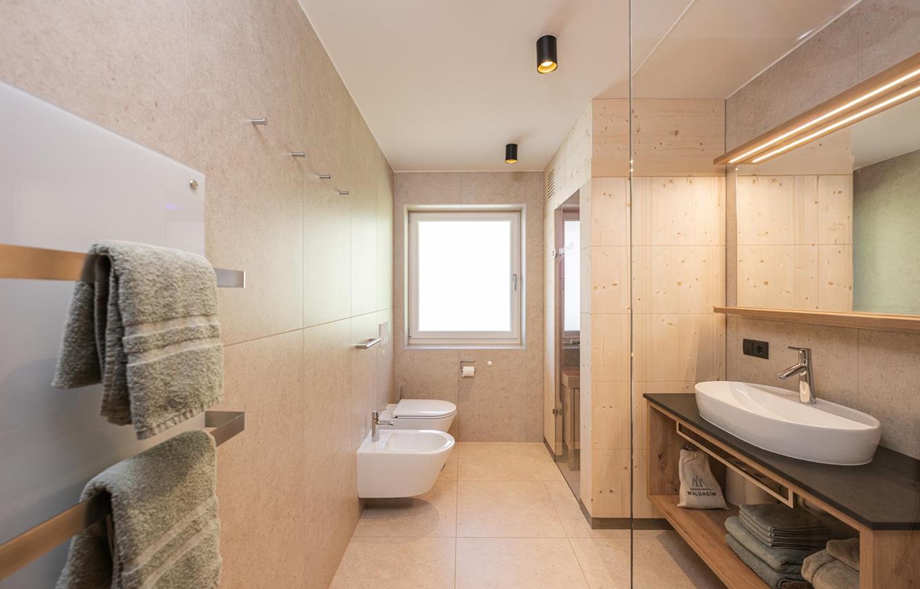 Badezimmer im Apartment Helm/Elmo