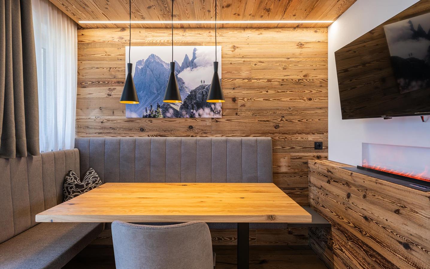 Living and dining area in Apartment Sonnenuhr/Meridiana